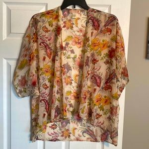 BAND OF GYPSIES FLORAL KIMONO-Size M/L